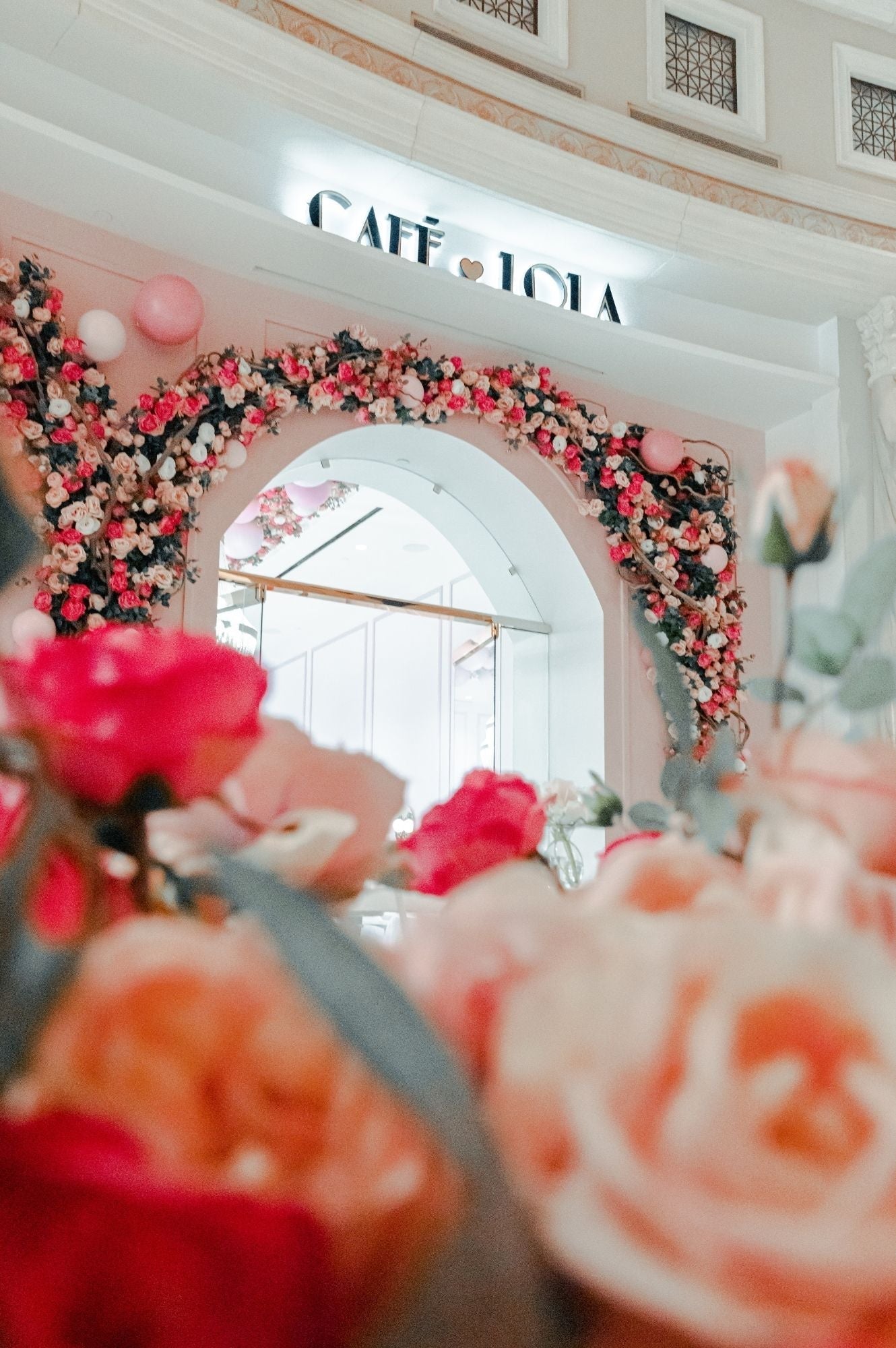Café Lola Caesars Forum Interior Floralscape Installation